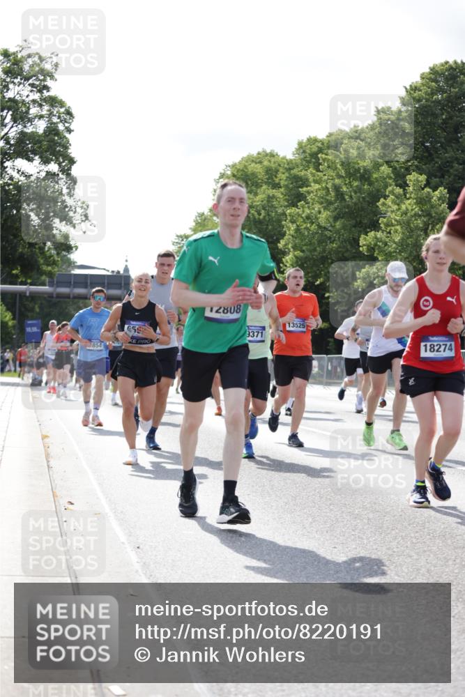 29.06.2025 - hella hamburg halbmarathon Jannik Wohlers http://msf.ph/oto/8220191 29.06.2025 09:50:43 Lombardsbrücke 1256, 1441, 1677, 1962, 2579, 3947, 4854, 4888, 4889, 5087, 5275, 5387, 6429, 6593, 6639, 6721, 6901, 7116, 7284, 7635, 7693, 8091, 8122, 8319, 8966, 9262, 9313, 9371, 9380, 9755, 9833, 10193, 10415, 10469, 11907, 11922, 12153, 12385, 12434, 12808, 12915, 13268, 13525, 14093, 14274, 14447, 14484, 14811, 14924, 15654, 15706, 15866, 15873, 16224, 16295, 16761, 17245, 17668, 18045, 18055, 18192, 18274, 18650, 18963 meine-sportfotos.de