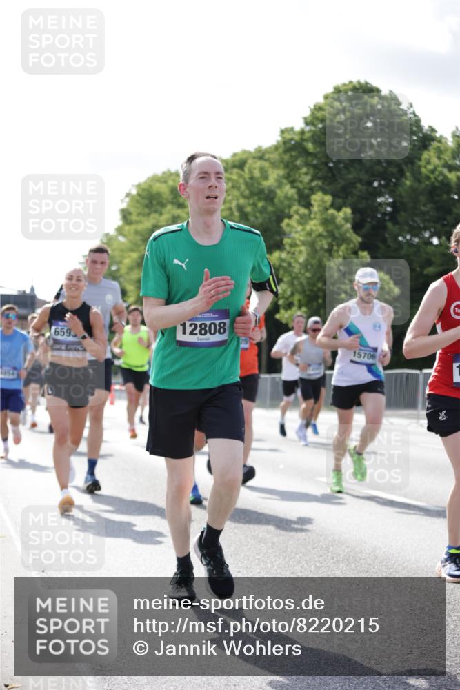 29.06.2025 - hella hamburg halbmarathon Jannik Wohlers http://msf.ph/oto/8220215 29.06.2025 09:50:44 Lombardsbrücke 1256, 1441, 1677, 1962, 2579, 3700, 3947, 4854, 4888, 4889, 5087, 5275, 5387, 6429, 6593, 6639, 6721, 6901, 7116, 7284, 7635, 7693, 8091, 8122, 8319, 8966, 9262, 9313, 9371, 9380, 9755, 9833, 10193, 10415, 10469, 11907, 11922, 12153, 12385, 12434, 12808, 12915, 13268, 13525, 14093, 14274, 14447, 14484, 14811, 15654, 15706, 15866, 15873, 16224, 16295, 16761, 17245, 17492, 17668, 18045, 18055, 18192, 18274, 18650, 18963 meine-sportfotos.de