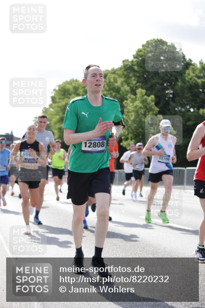 29.06.2025 - hella hamburg halbmarathon Jannik Wohlers http://msf.ph/oto/8220232 29.06.2025 09:50:44 Lombardsbrücke 1256, 1441, 1677, 1962, 2579, 3700, 3947, 4854, 4888, 4889, 5087, 5275, 5387, 6429, 6593, 6639, 6721, 6901, 7116, 7284, 7635, 7693, 8091, 8122, 8319, 8966, 9262, 9313, 9371, 9380, 9755, 9833, 10193, 10415, 10469, 11907, 11922, 12153, 12385, 12434, 12808, 12915, 13268, 13525, 14093, 14274, 14447, 14484, 14811, 15654, 15706, 15866, 15873, 16224, 16295, 16761, 17245, 17492, 17668, 18045, 18055, 18192, 18274, 18650, 18963 meine-sportfotos.de