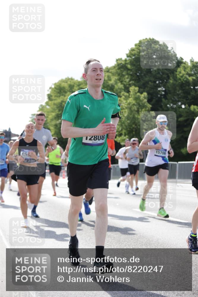 29.06.2025 - hella hamburg halbmarathon Jannik Wohlers http://msf.ph/oto/8220247 29.06.2025 09:50:44 Lombardsbrücke 1256, 1441, 1677, 1962, 2579, 3700, 3947, 4854, 4888, 4889, 5087, 5275, 5387, 6429, 6593, 6639, 6721, 6901, 7116, 7284, 7635, 7693, 8091, 8122, 8319, 8966, 9262, 9313, 9371, 9380, 9755, 9833, 10193, 10415, 10469, 11907, 11922, 12153, 12385, 12434, 12808, 12915, 13268, 13525, 14093, 14274, 14447, 14484, 14811, 15654, 15706, 15866, 15873, 16224, 16295, 16761, 17245, 17492, 17668, 18045, 18055, 18192, 18274, 18650, 18963 meine-sportfotos.de