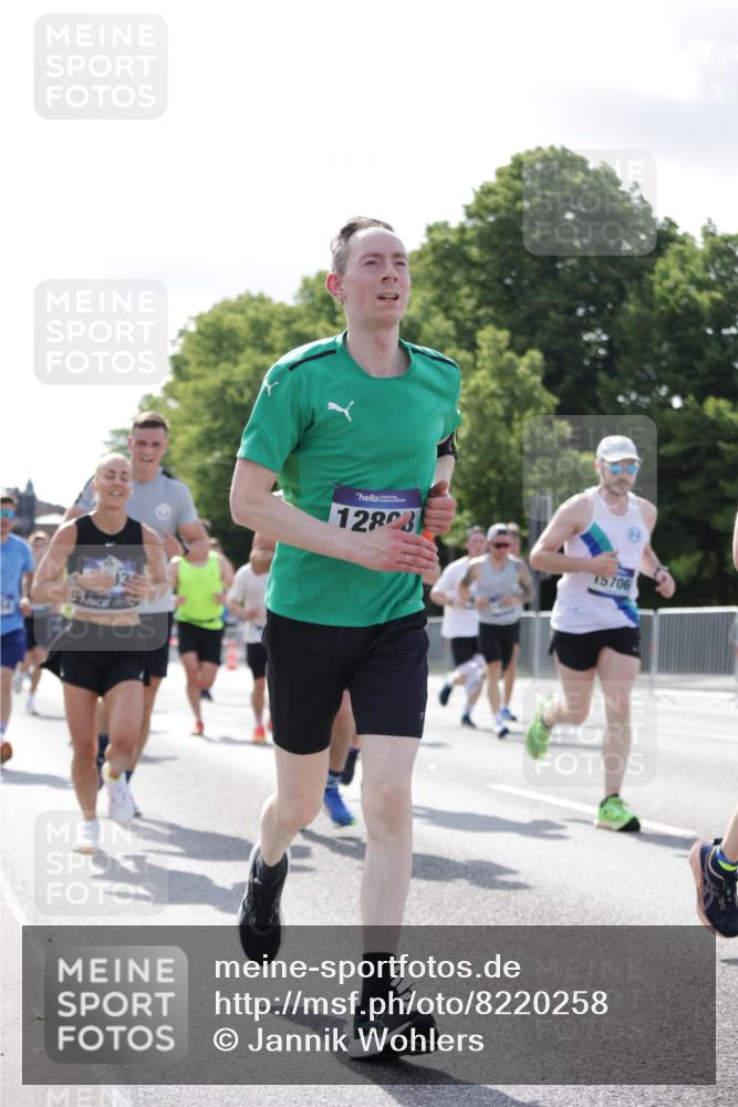 29.06.2025 - hella hamburg halbmarathon Jannik Wohlers http://msf.ph/oto/8220258 29.06.2025 09:50:44 Lombardsbrücke 1256, 1441, 1677, 1962, 2579, 3700, 3947, 4854, 4888, 4889, 5087, 5275, 5387, 6429, 6593, 6639, 6721, 6901, 7116, 7284, 7635, 7693, 8091, 8122, 8319, 8966, 9262, 9313, 9371, 9380, 9755, 9833, 10193, 10415, 10469, 11907, 11922, 12153, 12385, 12434, 12808, 12915, 13268, 13525, 14093, 14274, 14447, 14484, 14811, 15654, 15706, 15866, 15873, 16224, 16295, 16761, 17245, 17492, 17668, 18045, 18055, 18192, 18274, 18650, 18963 meine-sportfotos.de