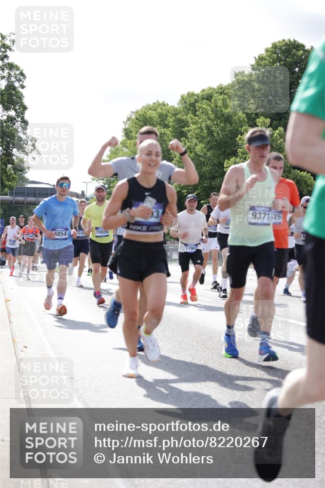 29.06.2025 - hella hamburg halbmarathon Jannik Wohlers http://msf.ph/oto/8220267 29.06.2025 09:50:45 Lombardsbrücke 1256, 1677, 1941, 1962, 2579, 3700, 3947, 4854, 4888, 4889, 5087, 5275, 5387, 6429, 6593, 6639, 6721, 6901, 7116, 7284, 7635, 7693, 8091, 8122, 8319, 8966, 9262, 9313, 9371, 9380, 9755, 9833, 9885, 10193, 10415, 10469, 11907, 11922, 12153, 12385, 12434, 12808, 12915, 13268, 13525, 14093, 14274, 14447, 14484, 14811, 14816, 15654, 15706, 15866, 15873, 16224, 16295, 16761, 17245, 17492, 17668, 17834, 18055, 18192, 18274, 18650, 18963 meine-sportfotos.de