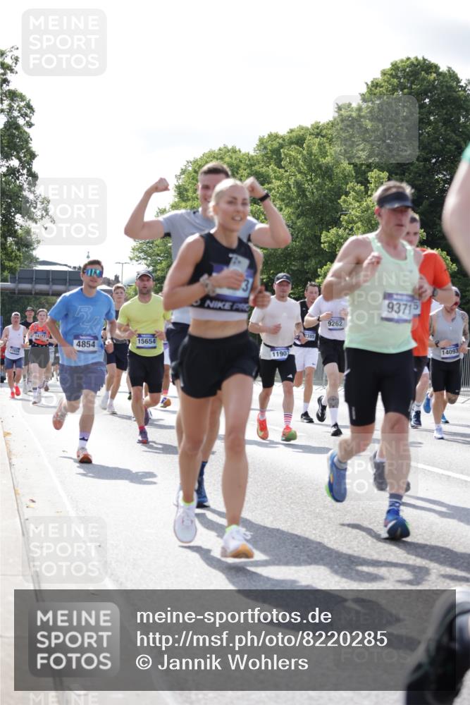 29.06.2025 - hella hamburg halbmarathon Jannik Wohlers http://msf.ph/oto/8220285 29.06.2025 09:50:45 Lombardsbrücke 1256, 1677, 1941, 1962, 2579, 3700, 3947, 4854, 4888, 4889, 5087, 5275, 5387, 6429, 6593, 6639, 6721, 6901, 7116, 7284, 7635, 7693, 8091, 8122, 8319, 8966, 9262, 9313, 9371, 9380, 9755, 9833, 9885, 10193, 10415, 10469, 11907, 11922, 12153, 12385, 12434, 12808, 12915, 13268, 13525, 14093, 14274, 14447, 14484, 14811, 14816, 15654, 15706, 15866, 15873, 16224, 16295, 16761, 17245, 17492, 17668, 17834, 18055, 18192, 18274, 18650, 18963 meine-sportfotos.de