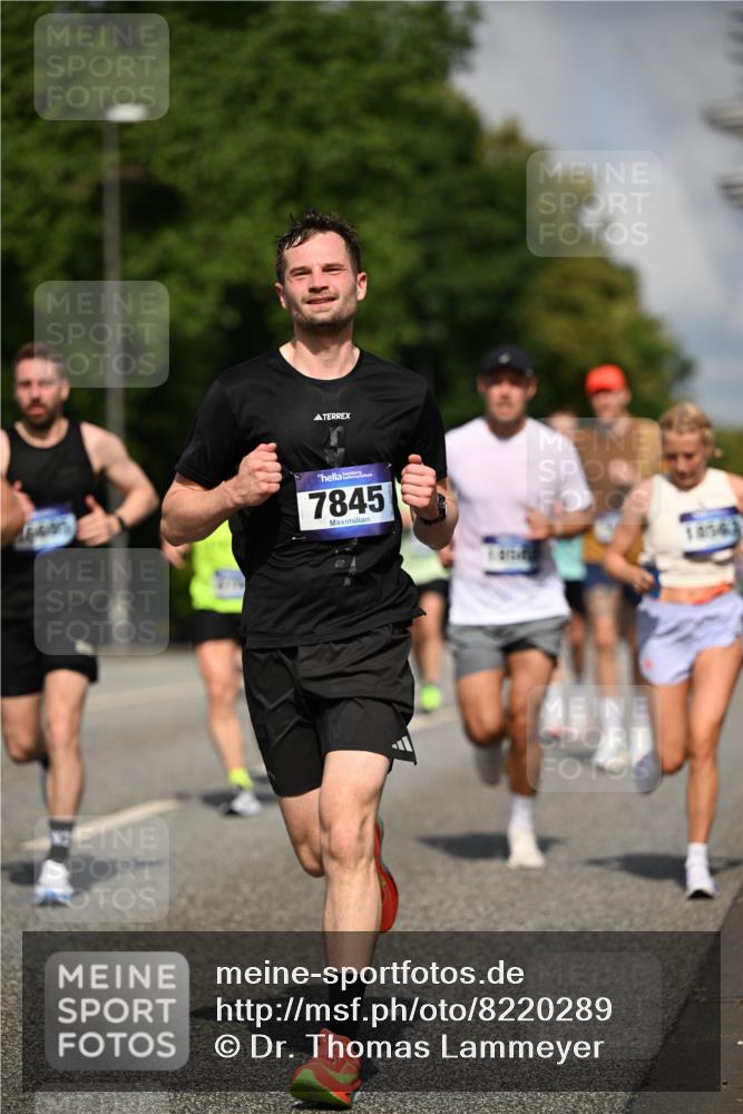 29.06.2025 - hella hamburg halbmarathon Dr. Thomas Lammeyer http://msf.ph/oto/8220289 29.06.2025 09:49:35 Kennedybrücke 2525, 3809, 3843, 3955, 4812, 5042, 6169, 6495, 7055, 7534, 7845, 7901, 8784, 8956, 9345, 10298, 10453, 10929, 11199 meine-sportfotos.de