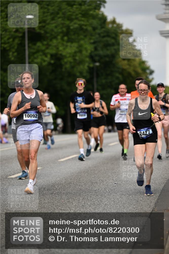 29.06.2025 - hella hamburg halbmarathon Dr. Thomas Lammeyer http://msf.ph/oto/8220300 29.06.2025 10:12:59 Kennedybrücke 1147, 1188, 1823, 2427, 2978, 3762, 4592, 4859, 5885, 6674, 7198, 7348, 9718, 9823, 9951, 9958, 10035, 10092, 10194, 10609, 10857 meine-sportfotos.de