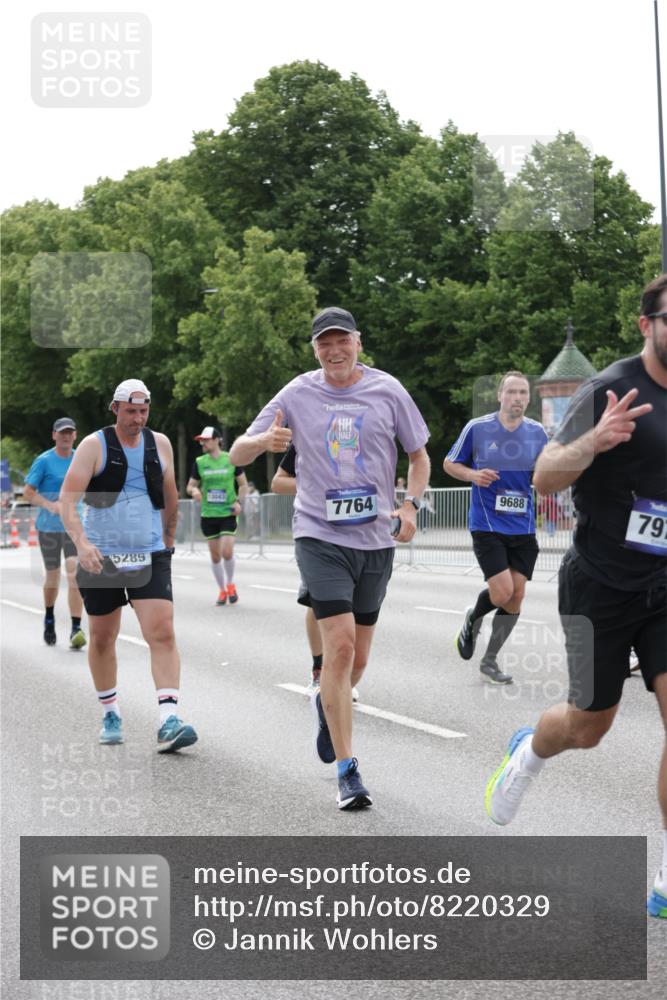 29.06.2025 - hella hamburg halbmarathon Jannik Wohlers http://msf.ph/oto/8220329 29.06.2025 10:27:18 Lombardsbrücke 2080, 3389, 4372, 5177, 5285, 6214, 7764, 7978, 8085, 9688, 10158, 10412, 10413, 12823, 13043, 14206, 15607, 16569, 16804, 16838, 17427, 17791, 18012, 18301, 18626, 18766 meine-sportfotos.de