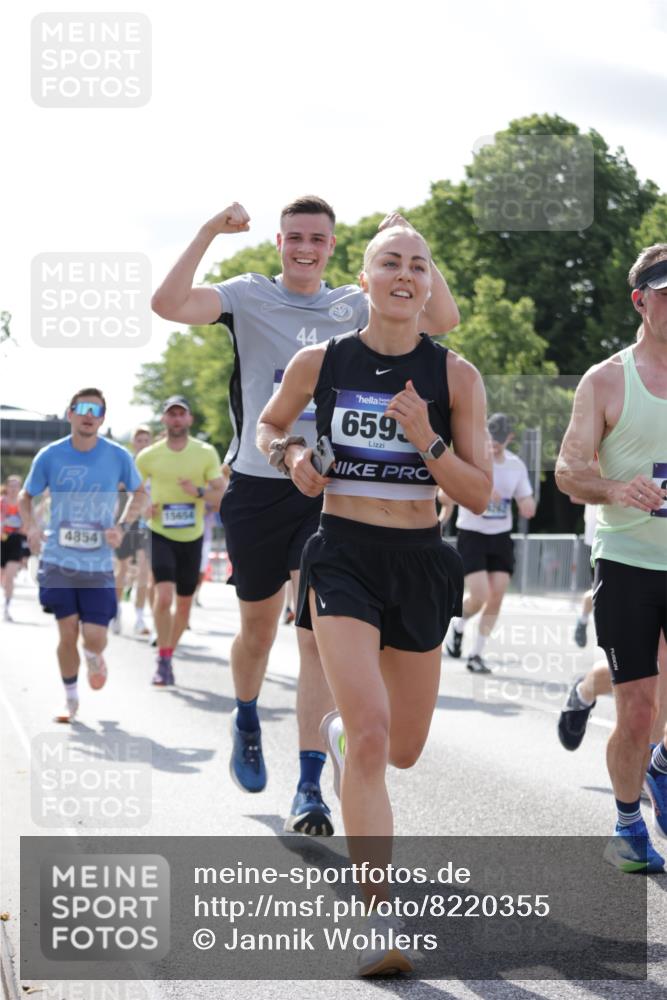 29.06.2025 - hella hamburg halbmarathon Jannik Wohlers http://msf.ph/oto/8220355 29.06.2025 09:50:45 Lombardsbrücke 1256, 1677, 1941, 1962, 2579, 3700, 3947, 4854, 4888, 4889, 5087, 5275, 5387, 6429, 6593, 6639, 6721, 6901, 7116, 7284, 7635, 7693, 8091, 8122, 8319, 8966, 9262, 9313, 9371, 9380, 9755, 9833, 9885, 10193, 10415, 10469, 11907, 11922, 12153, 12385, 12434, 12808, 12915, 13268, 13525, 14093, 14274, 14447, 14484, 14811, 14816, 15654, 15706, 15866, 15873, 16224, 16295, 16761, 17245, 17492, 17668, 17834, 18055, 18192, 18274, 18650, 18963 meine-sportfotos.de