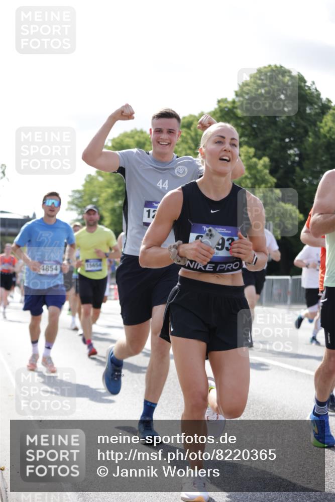 29.06.2025 - hella hamburg halbmarathon Jannik Wohlers http://msf.ph/oto/8220365 29.06.2025 09:50:45 Lombardsbrücke 1256, 1677, 1941, 1962, 2579, 3700, 3947, 4854, 4888, 4889, 5087, 5275, 5387, 6429, 6593, 6639, 6721, 6901, 7116, 7284, 7635, 7693, 8091, 8122, 8319, 8966, 9262, 9313, 9371, 9380, 9755, 9833, 9885, 10193, 10415, 10469, 11907, 11922, 12153, 12385, 12434, 12808, 12915, 13268, 13525, 14093, 14274, 14447, 14484, 14811, 14816, 15654, 15706, 15866, 15873, 16224, 16295, 16761, 17245, 17492, 17668, 17834, 18055, 18192, 18274, 18650, 18963 meine-sportfotos.de