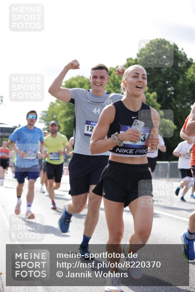 29.06.2025 - hella hamburg halbmarathon Jannik Wohlers http://msf.ph/oto/8220370 29.06.2025 09:50:46 Lombardsbrücke 1256, 1677, 1941, 1962, 2579, 3700, 3947, 4854, 4888, 4889, 5087, 5275, 5387, 6429, 6593, 6639, 6721, 6901, 7116, 7284, 7378, 7635, 7693, 7962, 8122, 8319, 8966, 9262, 9313, 9371, 9380, 9755, 9833, 9885, 10193, 10415, 10469, 11907, 11922, 12153, 12385, 12434, 12808, 12915, 13268, 13525, 14093, 14274, 14447, 14811, 14816, 15654, 15706, 15866, 15873, 16224, 16295, 16761, 17245, 17492, 17668, 17834, 18055, 18192, 18274, 18650, 18963 meine-sportfotos.de
