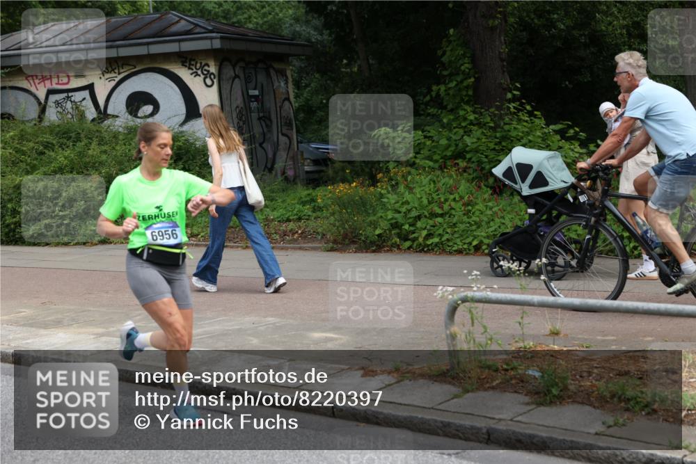 29.06.2025 - hella hamburg halbmarathon Yannick Fuchs http://msf.ph/oto/8220397 29.06.2025 11:23:59 20KM 1148, 1305, 2325, 2357, 2744, 2944, 2945, 3358, 4008, 4010, 4162, 5223, 5659, 5783, 5825, 6195, 6956, 8149, 9183, 9342, 9883, 10432, 10653, 11076, 11415, 11665, 11783, 12126, 14918, 15112, 15983, 16001, 16143, 16246, 16383, 17043, 18097, 18706, 18766, 18883 meine-sportfotos.de