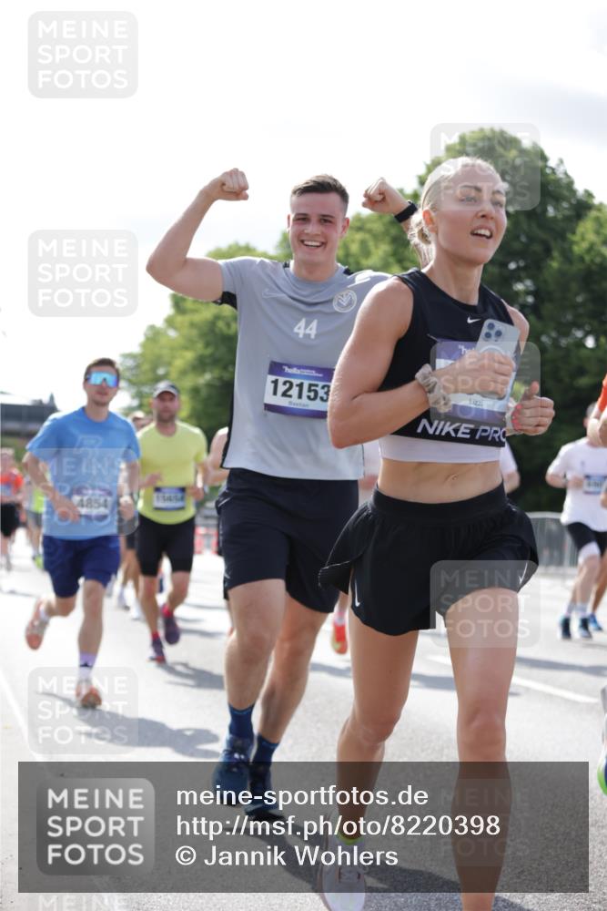 29.06.2025 - hella hamburg halbmarathon Jannik Wohlers http://msf.ph/oto/8220398 29.06.2025 09:50:46 Lombardsbrücke 1256, 1677, 1941, 1962, 2579, 3700, 3947, 4854, 4888, 4889, 5087, 5275, 5387, 6429, 6593, 6639, 6721, 6901, 7116, 7284, 7378, 7635, 7693, 7962, 8122, 8319, 8966, 9262, 9313, 9371, 9380, 9755, 9833, 9885, 10193, 10415, 10469, 11907, 11922, 12153, 12385, 12434, 12808, 12915, 13268, 13525, 14093, 14274, 14447, 14811, 14816, 15654, 15706, 15866, 15873, 16224, 16295, 16761, 17245, 17492, 17668, 17834, 18055, 18192, 18274, 18650, 18963 meine-sportfotos.de