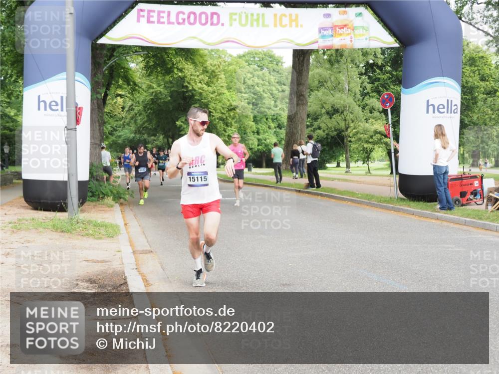 29.06.2025 - hella hamburg halbmarathon MichiJ http://msf.ph/oto/8220402 29.06.2025 10:24:16 Zwischen KM18-KM19 1344, 4050, 4740, 7466, 10771, 11559, 11898, 13419, 14603, 15115, 15991, 16964 meine-sportfotos.de