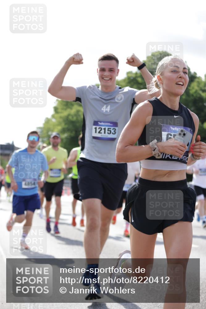 29.06.2025 - hella hamburg halbmarathon Jannik Wohlers http://msf.ph/oto/8220412 29.06.2025 09:50:46 Lombardsbrücke 1256, 1677, 1941, 1962, 2579, 3700, 3947, 4854, 4888, 4889, 5087, 5275, 5387, 6429, 6593, 6639, 6721, 6901, 7116, 7284, 7378, 7635, 7693, 7962, 8122, 8319, 8966, 9262, 9313, 9371, 9380, 9755, 9833, 9885, 10193, 10415, 10469, 11907, 11922, 12153, 12385, 12434, 12808, 12915, 13268, 13525, 14093, 14274, 14447, 14811, 14816, 15654, 15706, 15866, 15873, 16224, 16295, 16761, 17245, 17492, 17668, 17834, 18055, 18192, 18274, 18650, 18963 meine-sportfotos.de