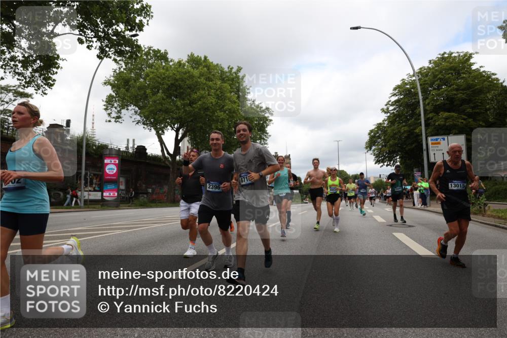 29.06.2025 - hella hamburg halbmarathon Yannick Fuchs http://msf.ph/oto/8220424 29.06.2025 10:46:01 20KM 2287, 2364, 2396, 2397, 2595, 2670, 2818, 4140, 4814, 5008, 5032, 5093, 5102, 5482, 6286, 6390, 6657, 7409, 7724, 7732, 7786, 8371, 8413, 8661, 8710, 9082, 10115, 11551, 11791, 12224, 12367, 12580, 13015, 13047, 13051, 13792, 14122, 14300, 14561, 14865, 15356, 15643, 15727, 15829, 15831, 16003, 16179, 16357, 16591, 17033, 17815, 17978, 17997, 18019, 18475, 18801, 18869, 18982 meine-sportfotos.de