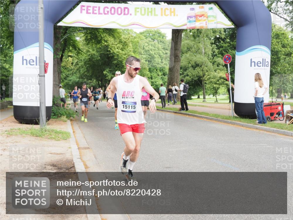 29.06.2025 - hella hamburg halbmarathon MichiJ http://msf.ph/oto/8220428 29.06.2025 10:24:16 Zwischen KM18-KM19 1344, 4050, 4740, 7466, 10771, 11559, 11898, 13419, 14603, 15115, 15991, 16964 meine-sportfotos.de