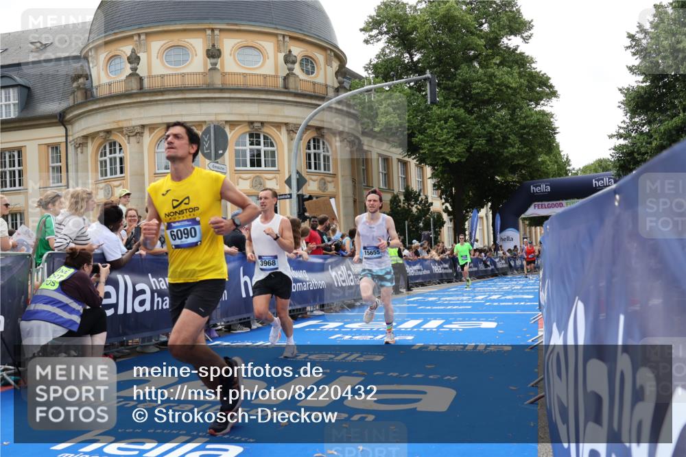 29.06.2025 - hella hamburg halbmarathon Strokosch-Dieckow http://msf.ph/oto/8220432 29.06.2025 10:28:45 Ziel 1953, 2604, 3968, 6090, 10486, 15655, 17428, 18763 meine-sportfotos.de
