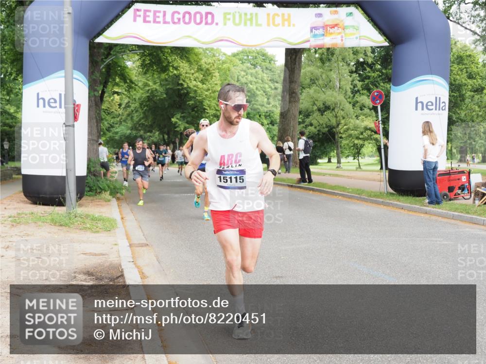 29.06.2025 - hella hamburg halbmarathon MichiJ http://msf.ph/oto/8220451 29.06.2025 10:24:16 Zwischen KM18-KM19 1344, 4050, 4740, 7466, 10771, 11559, 11898, 13419, 14603, 15115, 15991, 16964 meine-sportfotos.de
