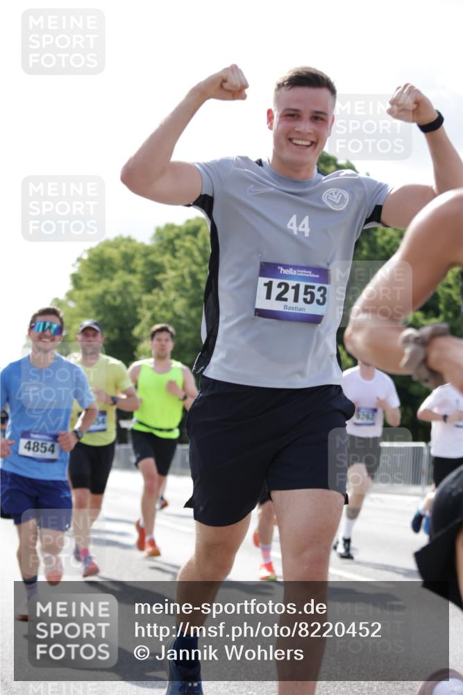 29.06.2025 - hella hamburg halbmarathon Jannik Wohlers http://msf.ph/oto/8220452 29.06.2025 09:50:46 Lombardsbrücke 1256, 1677, 1941, 1962, 2579, 3700, 3947, 4854, 4888, 4889, 5087, 5275, 5387, 6429, 6593, 6639, 6721, 6901, 7116, 7284, 7378, 7635, 7693, 7962, 8122, 8319, 8966, 9262, 9313, 9371, 9380, 9755, 9833, 9885, 10193, 10415, 10469, 11907, 11922, 12153, 12385, 12434, 12808, 12915, 13268, 13525, 14093, 14274, 14447, 14811, 14816, 15654, 15706, 15866, 15873, 16224, 16295, 16761, 17245, 17492, 17668, 17834, 18055, 18192, 18274, 18650, 18963 meine-sportfotos.de