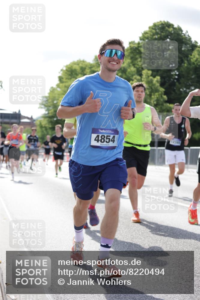 29.06.2025 - hella hamburg halbmarathon Jannik Wohlers http://msf.ph/oto/8220494 29.06.2025 09:50:47 Lombardsbrücke 1256, 1677, 1941, 1962, 2579, 3700, 4854, 4888, 4889, 5087, 5275, 5387, 6593, 6721, 6901, 7116, 7284, 7378, 7635, 7693, 7962, 8122, 8319, 8966, 9262, 9313, 9371, 9380, 9755, 9833, 9885, 10193, 10415, 10469, 11907, 11922, 12153, 12385, 12434, 12808, 12915, 13268, 13525, 14093, 14201, 14210, 14447, 14811, 14816, 15654, 15706, 15866, 15873, 16224, 16295, 16761, 17245, 17492, 17668, 17834, 18055, 18274, 18650, 18963 meine-sportfotos.de