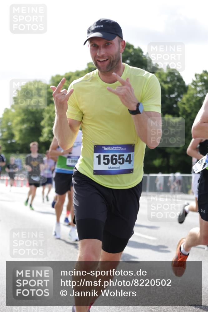 29.06.2025 - hella hamburg halbmarathon Jannik Wohlers http://msf.ph/oto/8220502 29.06.2025 09:50:48 Lombardsbrücke 1136, 1256, 1677, 1941, 1962, 2579, 3700, 4854, 4888, 4889, 5087, 5275, 5387, 6593, 6721, 6901, 7116, 7284, 7378, 7635, 7693, 7962, 8122, 8319, 8966, 9262, 9313, 9371, 9380, 9755, 9833, 9885, 10193, 10415, 10469, 11907, 11922, 12153, 12385, 12434, 12808, 12915, 13268, 13525, 14093, 14201, 14210, 14447, 14811, 14816, 15654, 15706, 15862, 15866, 15873, 16224, 16295, 16761, 17245, 17492, 17668, 17834, 18274, 18650, 18963 meine-sportfotos.de