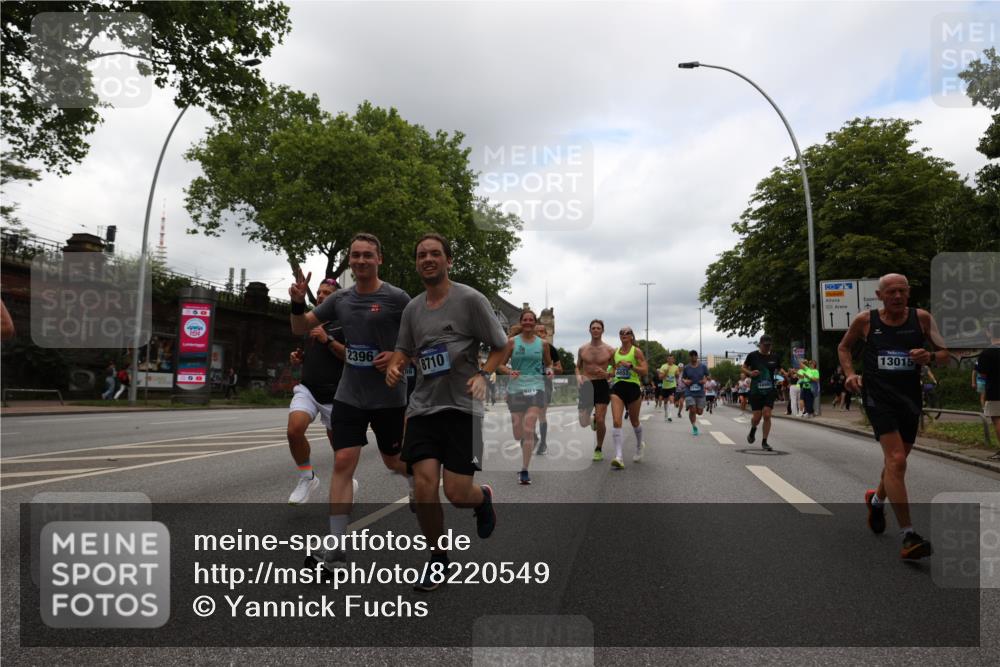 29.06.2025 - hella hamburg halbmarathon Yannick Fuchs http://msf.ph/oto/8220549 29.06.2025 10:46:01 20KM 2287, 2364, 2396, 2397, 2595, 2670, 2818, 4140, 4814, 5008, 5032, 5093, 5102, 5482, 6286, 6390, 6657, 7409, 7724, 7732, 7786, 8371, 8413, 8661, 8710, 9082, 10115, 11551, 11791, 12224, 12367, 12580, 13015, 13047, 13051, 13792, 14122, 14300, 14561, 14865, 15356, 15643, 15727, 15829, 15831, 16003, 16179, 16357, 16591, 17033, 17815, 17978, 17997, 18019, 18475, 18801, 18869, 18982 meine-sportfotos.de