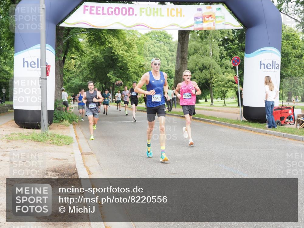 29.06.2025 - hella hamburg halbmarathon MichiJ http://msf.ph/oto/8220556 29.06.2025 10:24:18 Zwischen KM18-KM19 1562, 4050, 4740, 6032, 10771, 11559, 11898, 13419, 14603, 15115, 15991, 18220 meine-sportfotos.de
