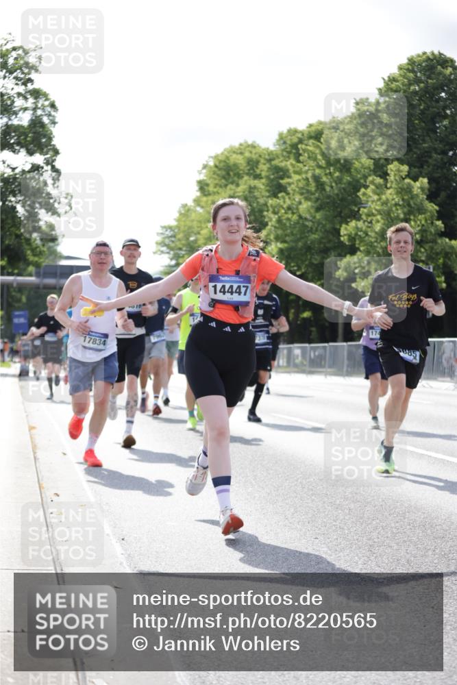 29.06.2025 - hella hamburg halbmarathon Jannik Wohlers http://msf.ph/oto/8220565 29.06.2025 09:50:50 Lombardsbrücke 1136, 1256, 1912, 1941, 1962, 2579, 3700, 4854, 4888, 4889, 5275, 5387, 6593, 6721, 6901, 7116, 7284, 7378, 7693, 7962, 8122, 8319, 8966, 9262, 9313, 9371, 9755, 9833, 9885, 10193, 10415, 10469, 11907, 11922, 12153, 12385, 12434, 12808, 12915, 13268, 13525, 14093, 14201, 14210, 14447, 14811, 14816, 15424, 15654, 15706, 15862, 16224, 16295, 16656, 16761, 17492, 17668, 17834, 18274, 18650, 18963 meine-sportfotos.de