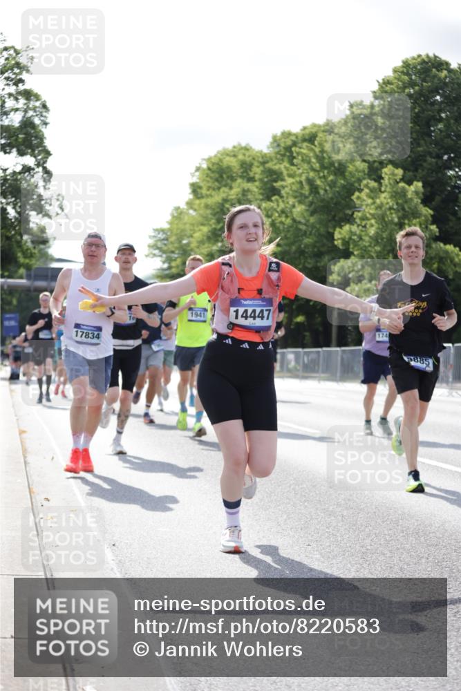 29.06.2025 - hella hamburg halbmarathon Jannik Wohlers http://msf.ph/oto/8220583 29.06.2025 09:50:50 Lombardsbrücke 1136, 1256, 1912, 1941, 1962, 2579, 3700, 4854, 4888, 4889, 5275, 5387, 6593, 6721, 6901, 7116, 7284, 7378, 7693, 7962, 8122, 8319, 8966, 9262, 9313, 9371, 9755, 9833, 9885, 10193, 10415, 10469, 11907, 11922, 12153, 12385, 12434, 12808, 12915, 13268, 13525, 14093, 14201, 14210, 14447, 14811, 14816, 15424, 15654, 15706, 15862, 16224, 16295, 16656, 16761, 17492, 17668, 17834, 18274, 18650, 18963 meine-sportfotos.de