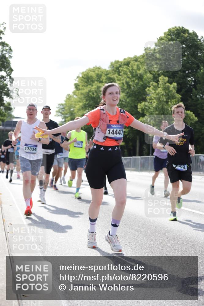 29.06.2025 - hella hamburg halbmarathon Jannik Wohlers http://msf.ph/oto/8220596 29.06.2025 09:50:50 Lombardsbrücke 1136, 1256, 1912, 1941, 1962, 2579, 3700, 4854, 4888, 4889, 5275, 5387, 6593, 6721, 6901, 7116, 7284, 7378, 7693, 7962, 8122, 8319, 8966, 9262, 9313, 9371, 9755, 9833, 9885, 10193, 10415, 10469, 11907, 11922, 12153, 12385, 12434, 12808, 12915, 13268, 13525, 14093, 14201, 14210, 14447, 14811, 14816, 15424, 15654, 15706, 15862, 16224, 16295, 16656, 16761, 17492, 17668, 17834, 18274, 18650, 18963 meine-sportfotos.de