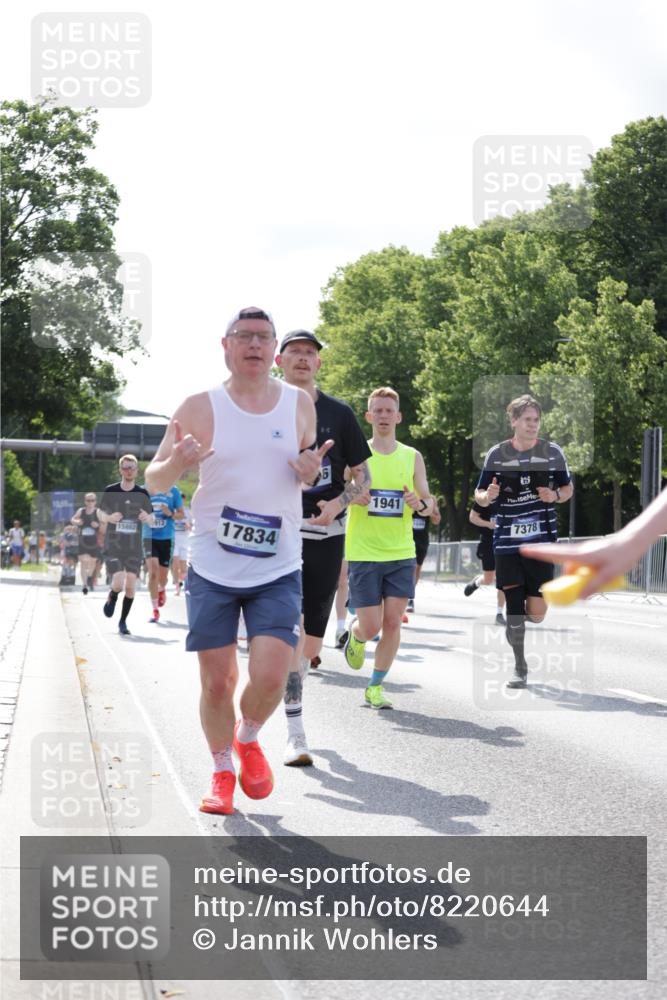 29.06.2025 - hella hamburg halbmarathon Jannik Wohlers http://msf.ph/oto/8220644 29.06.2025 09:50:51 Lombardsbrücke 1136, 1256, 1912, 1941, 1962, 2579, 3700, 4854, 4888, 4889, 5275, 5387, 6593, 6721, 6901, 7116, 7284, 7378, 7693, 7962, 8122, 8319, 8966, 9262, 9313, 9371, 9755, 9833, 9885, 10193, 10415, 10469, 11049, 11907, 11922, 12153, 12385, 12434, 12808, 12915, 13268, 13525, 14093, 14201, 14210, 14447, 14811, 14816, 15424, 15654, 15706, 15862, 16224, 16295, 16656, 16761, 17492, 17668, 17834, 18274, 18650, 18963 meine-sportfotos.de