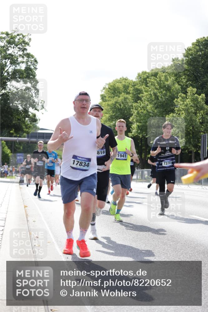 29.06.2025 - hella hamburg halbmarathon Jannik Wohlers http://msf.ph/oto/8220652 29.06.2025 09:50:51 Lombardsbrücke 1136, 1256, 1912, 1941, 1962, 2579, 3700, 4854, 4888, 4889, 5275, 5387, 6593, 6721, 6901, 7116, 7284, 7378, 7693, 7962, 8122, 8319, 8966, 9262, 9313, 9371, 9755, 9833, 9885, 10193, 10415, 10469, 11049, 11907, 11922, 12153, 12385, 12434, 12808, 12915, 13268, 13525, 14093, 14201, 14210, 14447, 14811, 14816, 15424, 15654, 15706, 15862, 16224, 16295, 16656, 16761, 17492, 17668, 17834, 18274, 18650, 18963 meine-sportfotos.de