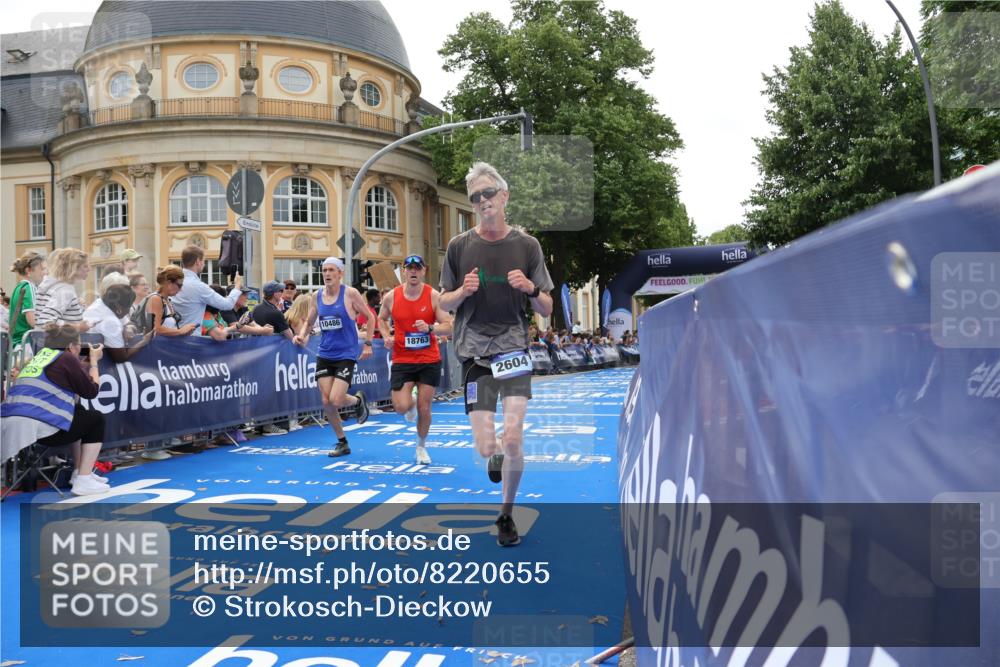 29.06.2025 - hella hamburg halbmarathon Strokosch-Dieckow http://msf.ph/oto/8220655 29.06.2025 10:28:50 Ziel 1827, 2604, 10486, 17428, 18763, 19142 meine-sportfotos.de