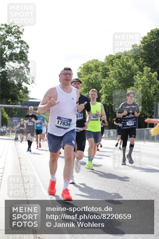 29.06.2025 - hella hamburg halbmarathon Jannik Wohlers http://msf.ph/oto/8220659 29.06.2025 09:50:51 Lombardsbrücke 1136, 1256, 1912, 1941, 1962, 2579, 3700, 4854, 4888, 4889, 5275, 5387, 6593, 6721, 6901, 7116, 7284, 7378, 7693, 7962, 8122, 8319, 8966, 9262, 9313, 9371, 9755, 9833, 9885, 10193, 10415, 10469, 11049, 11907, 11922, 12153, 12385, 12434, 12808, 12915, 13268, 13525, 14093, 14201, 14210, 14447, 14811, 14816, 15424, 15654, 15706, 15862, 16224, 16295, 16656, 16761, 17492, 17668, 17834, 18274, 18650, 18963 meine-sportfotos.de