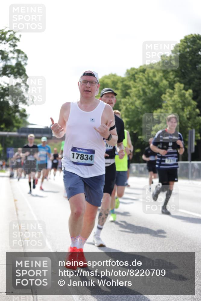 29.06.2025 - hella hamburg halbmarathon Jannik Wohlers http://msf.ph/oto/8220709 29.06.2025 09:50:51 Lombardsbrücke 1136, 1256, 1912, 1941, 1962, 2579, 3700, 4854, 4888, 4889, 5275, 5387, 6593, 6721, 6901, 7116, 7284, 7378, 7693, 7962, 8122, 8319, 8966, 9262, 9313, 9371, 9755, 9833, 9885, 10193, 10415, 10469, 11049, 11907, 11922, 12153, 12385, 12434, 12808, 12915, 13268, 13525, 14093, 14201, 14210, 14447, 14811, 14816, 15424, 15654, 15706, 15862, 16224, 16295, 16656, 16761, 17492, 17668, 17834, 18274, 18650, 18963 meine-sportfotos.de