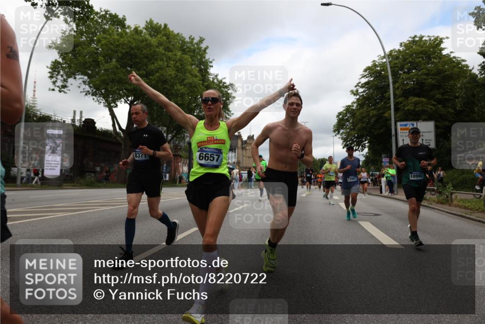 29.06.2025 - hella hamburg halbmarathon Yannick Fuchs http://msf.ph/oto/8220722 29.06.2025 10:46:03 20KM 2287, 2364, 2396, 2397, 2595, 2670, 2818, 4140, 4814, 5008, 5032, 5093, 5102, 5482, 6286, 6390, 6657, 7409, 7724, 7732, 8371, 8661, 8710, 9082, 9093, 9876, 10115, 11551, 11791, 12224, 12367, 12580, 13015, 13047, 13051, 13792, 14122, 14300, 14561, 15356, 15727, 15829, 15831, 16003, 16179, 16357, 16591, 17033, 17815, 17997, 18475, 18801, 18869, 18982 meine-sportfotos.de