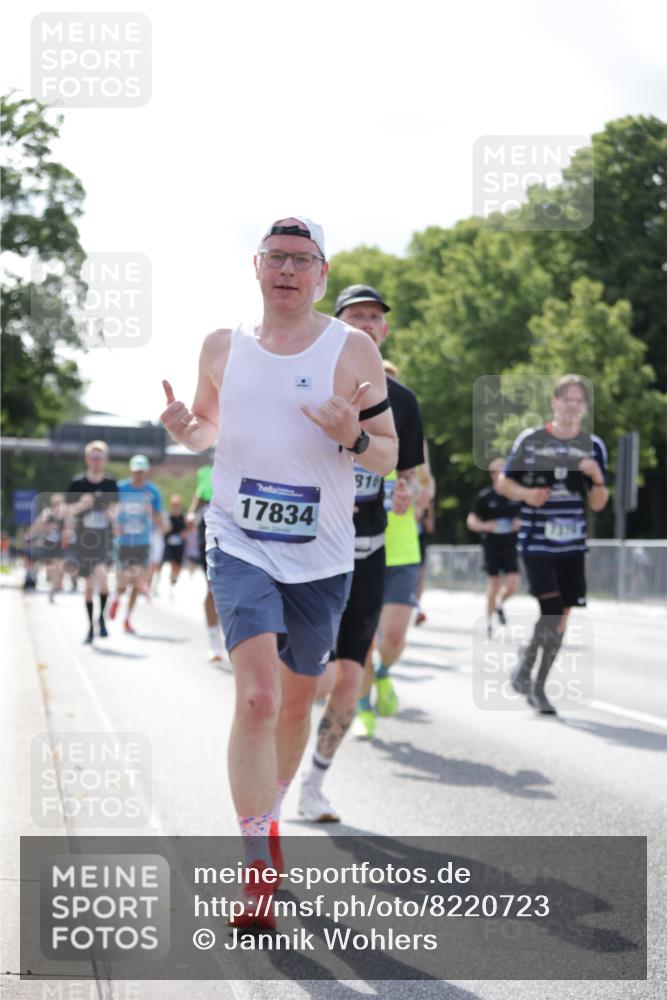 29.06.2025 - hella hamburg halbmarathon Jannik Wohlers http://msf.ph/oto/8220723 29.06.2025 09:50:52 Lombardsbrücke 1136, 1256, 1912, 1941, 2579, 3700, 4854, 4888, 4889, 5275, 5387, 6593, 6721, 6901, 7284, 7378, 7693, 7962, 8122, 8319, 9262, 9313, 9371, 9755, 9833, 9885, 10193, 10415, 10469, 11049, 11907, 11922, 12153, 12385, 12434, 12808, 12915, 13268, 13525, 14093, 14201, 14210, 14447, 14811, 14816, 15424, 15654, 15706, 15862, 16224, 16295, 16656, 16761, 17492, 17668, 17834, 18274, 18650, 18963 meine-sportfotos.de