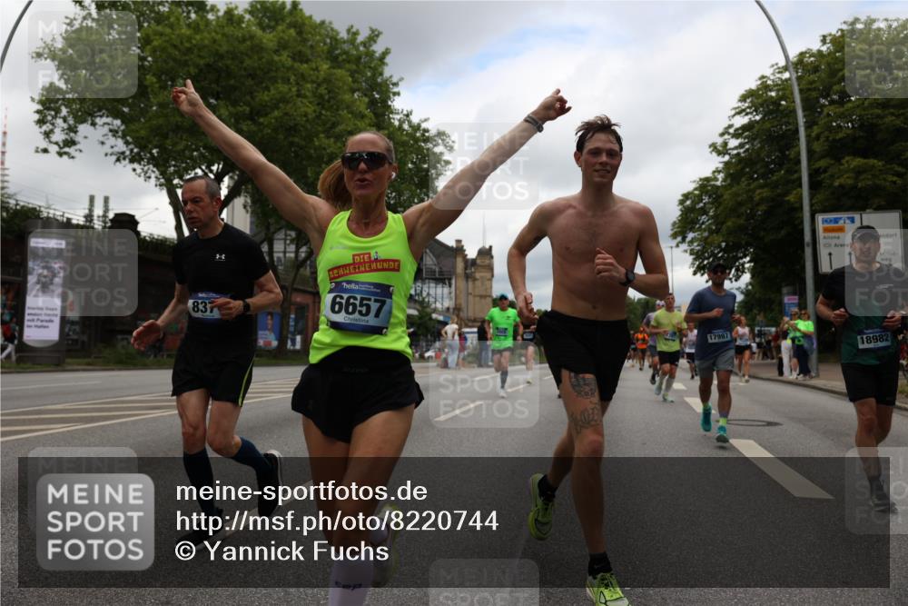 29.06.2025 - hella hamburg halbmarathon Yannick Fuchs http://msf.ph/oto/8220744 29.06.2025 10:46:03 20KM 2287, 2364, 2396, 2397, 2595, 2670, 2818, 4140, 4814, 5008, 5032, 5093, 5102, 5482, 6286, 6390, 6657, 7409, 7724, 7732, 8371, 8661, 8710, 9082, 9093, 9876, 10115, 11551, 11791, 12224, 12367, 12580, 13015, 13047, 13051, 13792, 14122, 14300, 14561, 15356, 15727, 15829, 15831, 16003, 16179, 16357, 16591, 17033, 17815, 17997, 18475, 18801, 18869, 18982 meine-sportfotos.de