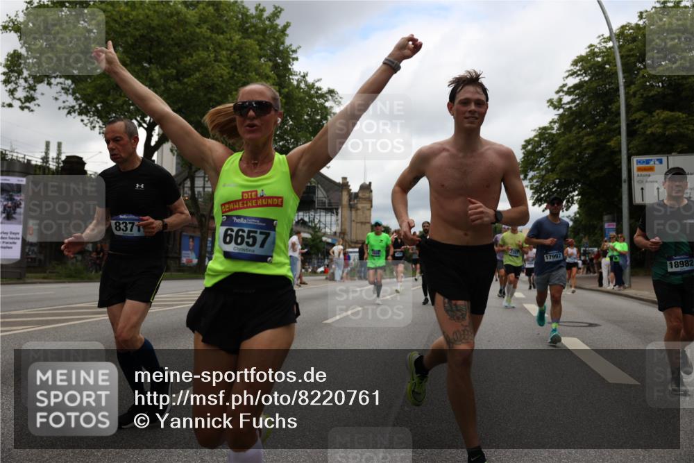 29.06.2025 - hella hamburg halbmarathon Yannick Fuchs http://msf.ph/oto/8220761 29.06.2025 10:46:03 20KM 2287, 2364, 2396, 2397, 2595, 2670, 2818, 4140, 4814, 5008, 5032, 5093, 5102, 5482, 6286, 6390, 6657, 7409, 7724, 7732, 8371, 8661, 8710, 9082, 9093, 9876, 10115, 11551, 11791, 12224, 12367, 12580, 13015, 13047, 13051, 13792, 14122, 14300, 14561, 15356, 15727, 15829, 15831, 16003, 16179, 16357, 16591, 17033, 17815, 17997, 18475, 18801, 18869, 18982 meine-sportfotos.de