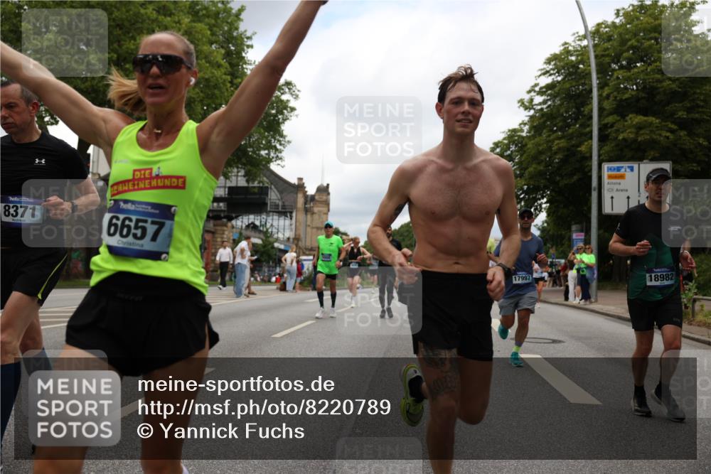 29.06.2025 - hella hamburg halbmarathon Yannick Fuchs http://msf.ph/oto/8220789 29.06.2025 10:46:03 20KM 2287, 2364, 2396, 2397, 2595, 2670, 2818, 4140, 4814, 5008, 5032, 5093, 5102, 5482, 6286, 6390, 6657, 7409, 7724, 7732, 8371, 8661, 8710, 9082, 9093, 9876, 10115, 11551, 11791, 12224, 12367, 12580, 13015, 13047, 13051, 13792, 14122, 14300, 14561, 15356, 15727, 15829, 15831, 16003, 16179, 16357, 16591, 17033, 17815, 17997, 18475, 18801, 18869, 18982 meine-sportfotos.de