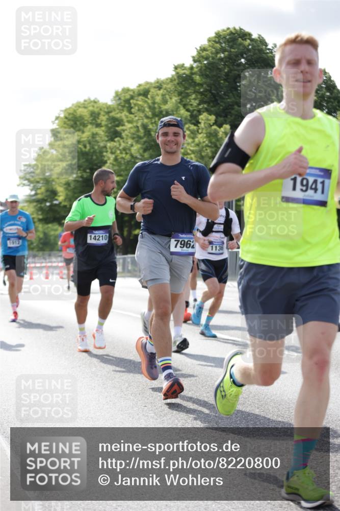 29.06.2025 - hella hamburg halbmarathon Jannik Wohlers http://msf.ph/oto/8220800 29.06.2025 09:50:53 Lombardsbrücke 1136, 1256, 1912, 1941, 2579, 3523, 3700, 4854, 4888, 4889, 5275, 5387, 6593, 6721, 6901, 7378, 7693, 7962, 8122, 8319, 9262, 9313, 9371, 9755, 9833, 9885, 10193, 10415, 11049, 11907, 11922, 12153, 12385, 12434, 12808, 12915, 13525, 14093, 14201, 14210, 14447, 14811, 14816, 15424, 15654, 15706, 15857, 15862, 16224, 16295, 16656, 16761, 17492, 17668, 17834, 18274, 18650, 18868, 18963, 18970 meine-sportfotos.de