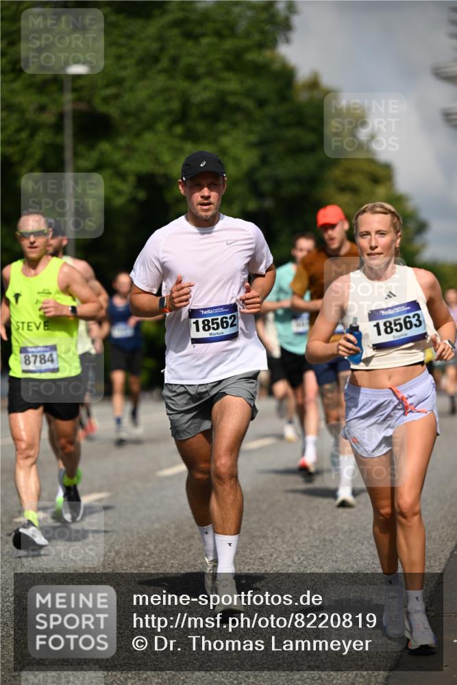 29.06.2025 - hella hamburg halbmarathon Dr. Thomas Lammeyer http://msf.ph/oto/8220819 29.06.2025 09:49:37 Kennedybrücke 2525, 3809, 3843, 3955, 4812, 5042, 6169, 6495, 7534, 7845, 7901, 8784, 8956, 10298, 10453, 10929, 11199, 11230 meine-sportfotos.de