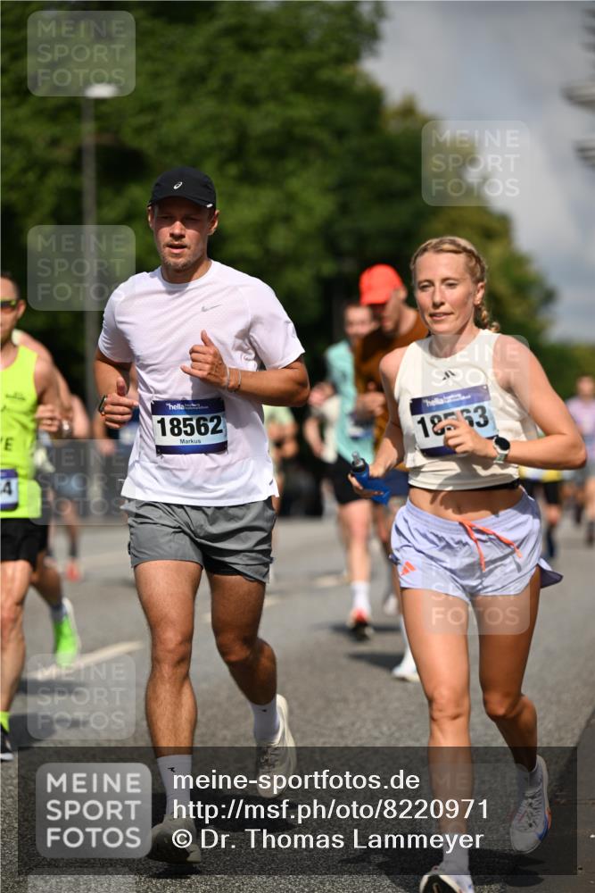 29.06.2025 - hella hamburg halbmarathon Dr. Thomas Lammeyer http://msf.ph/oto/8220971 29.06.2025 09:49:37 Kennedybrücke 2525, 3809, 3843, 3955, 4812, 5042, 6169, 6495, 7534, 7845, 7901, 8784, 8956, 10298, 10453, 10929, 11199, 11230 meine-sportfotos.de