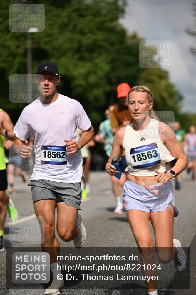 29.06.2025 - hella hamburg halbmarathon Dr. Thomas Lammeyer http://msf.ph/oto/8221024 29.06.2025 09:49:37 Kennedybrücke 2525, 3809, 3843, 3955, 4812, 5042, 6169, 6495, 7534, 7845, 7901, 8784, 8956, 10298, 10453, 10929, 11199, 11230 meine-sportfotos.de