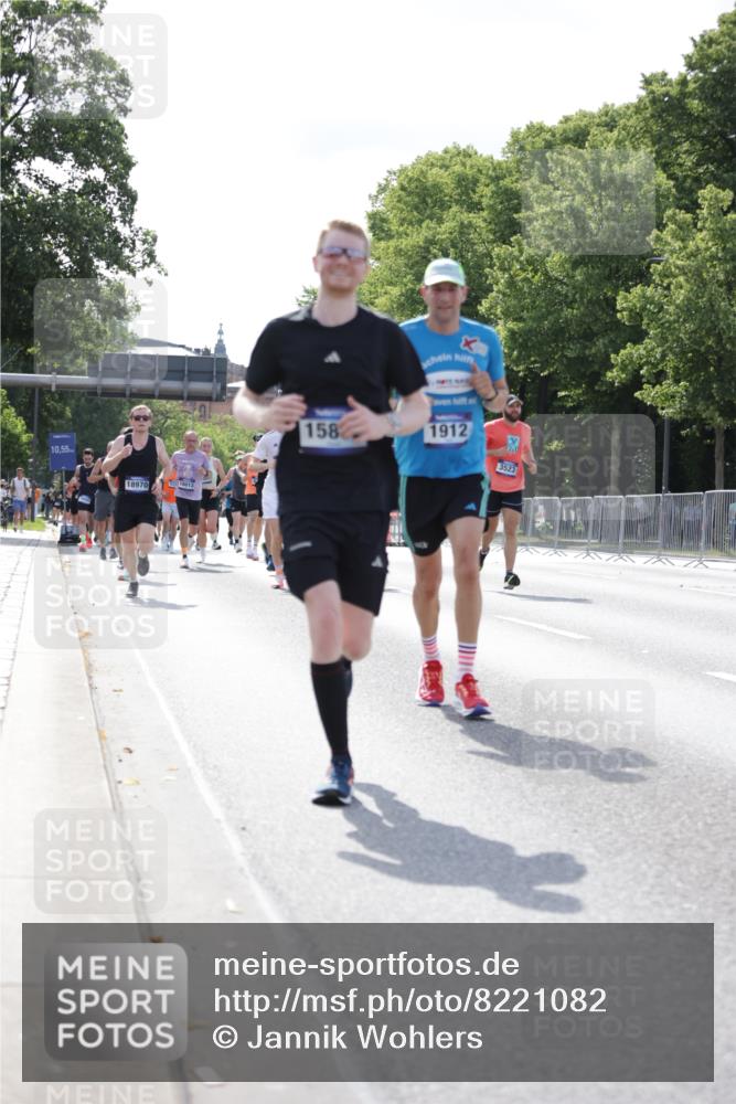 29.06.2025 - hella hamburg halbmarathon Jannik Wohlers http://msf.ph/oto/8221082 29.06.2025 09:50:55 Lombardsbrücke 1136, 1912, 1941, 2972, 3523, 3700, 4854, 4888, 4889, 4999, 5275, 6593, 6721, 6901, 7378, 7693, 7962, 8319, 9262, 9313, 9371, 9755, 9885, 11049, 11907, 11959, 12153, 12385, 12808, 12915, 13525, 14093, 14201, 14210, 14447, 14811, 14816, 15424, 15654, 15706, 15857, 15862, 16224, 16656, 16761, 17492, 17668, 17724, 17834, 18013, 18274, 18650, 18868, 18963, 18970 meine-sportfotos.de