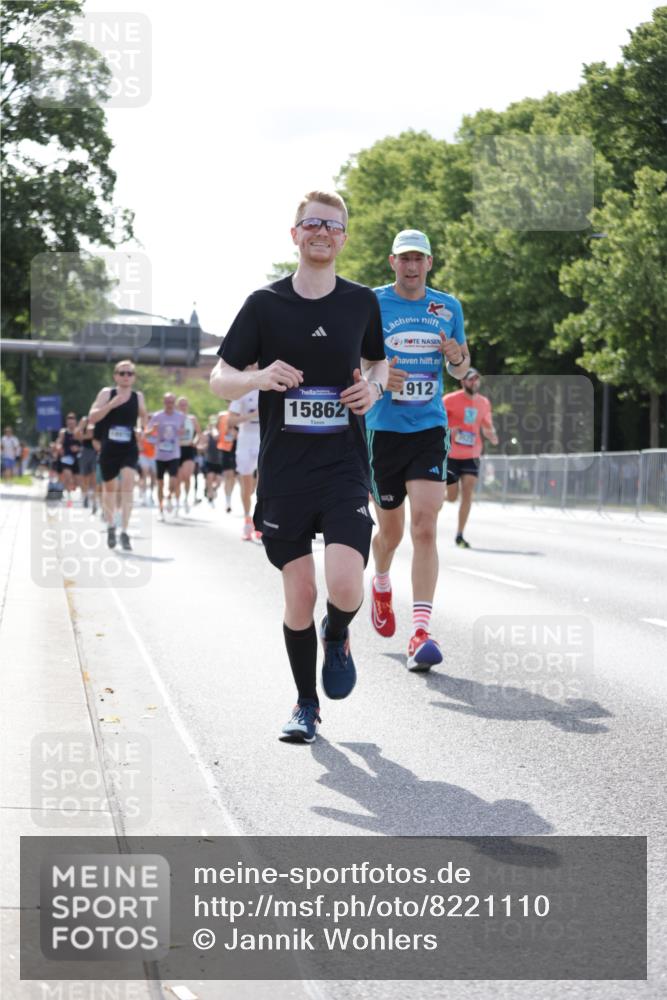 29.06.2025 - hella hamburg halbmarathon Jannik Wohlers http://msf.ph/oto/8221110 29.06.2025 09:50:55 Lombardsbrücke 1136, 1912, 1941, 2972, 3523, 3700, 4854, 4888, 4889, 4999, 5275, 6593, 6721, 6901, 7378, 7693, 7962, 8319, 9262, 9313, 9371, 9755, 9885, 11049, 11907, 11959, 12153, 12385, 12808, 12915, 13525, 14093, 14201, 14210, 14447, 14811, 14816, 15424, 15654, 15706, 15857, 15862, 16224, 16656, 16761, 17492, 17668, 17724, 17834, 18013, 18274, 18650, 18868, 18963, 18970 meine-sportfotos.de