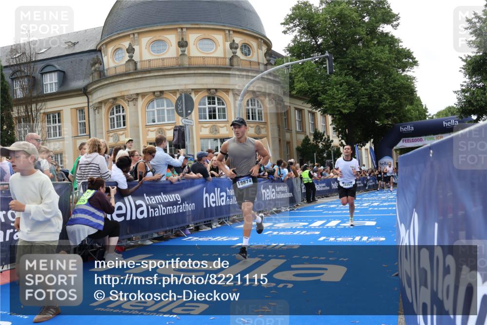 29.06.2025 - hella hamburg halbmarathon Strokosch-Dieckow http://msf.ph/oto/8221115 29.06.2025 10:29:05 Ziel 3043, 8473, 10171, 10351, 16157, 18874, 19194 meine-sportfotos.de