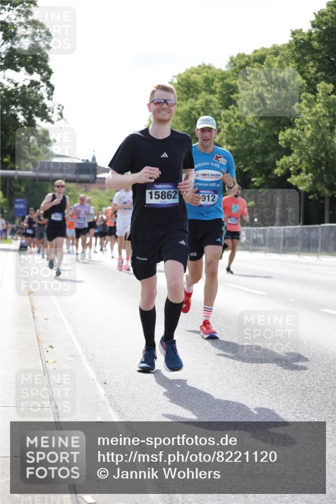 29.06.2025 - hella hamburg halbmarathon Jannik Wohlers http://msf.ph/oto/8221120 29.06.2025 09:50:55 Lombardsbrücke 1136, 1912, 1941, 2972, 3523, 3700, 4854, 4888, 4889, 4999, 5275, 6593, 6721, 6901, 7378, 7693, 7962, 8319, 9262, 9313, 9371, 9755, 9885, 11049, 11907, 11959, 12153, 12385, 12808, 12915, 13525, 14093, 14201, 14210, 14447, 14811, 14816, 15424, 15654, 15706, 15857, 15862, 16224, 16656, 16761, 17492, 17668, 17724, 17834, 18013, 18274, 18650, 18868, 18963, 18970 meine-sportfotos.de