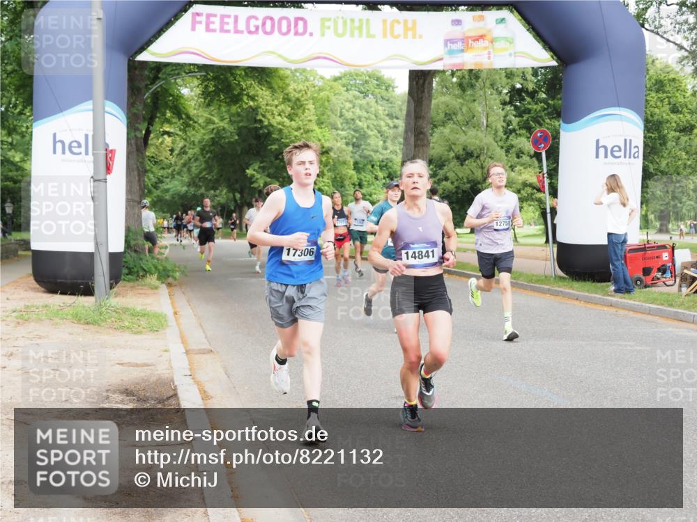 29.06.2025 - hella hamburg halbmarathon MichiJ http://msf.ph/oto/8221132 29.06.2025 10:24:22 Zwischen KM18-KM19 1562, 5554, 6032, 12751, 14841, 15115, 17306, 18220 meine-sportfotos.de