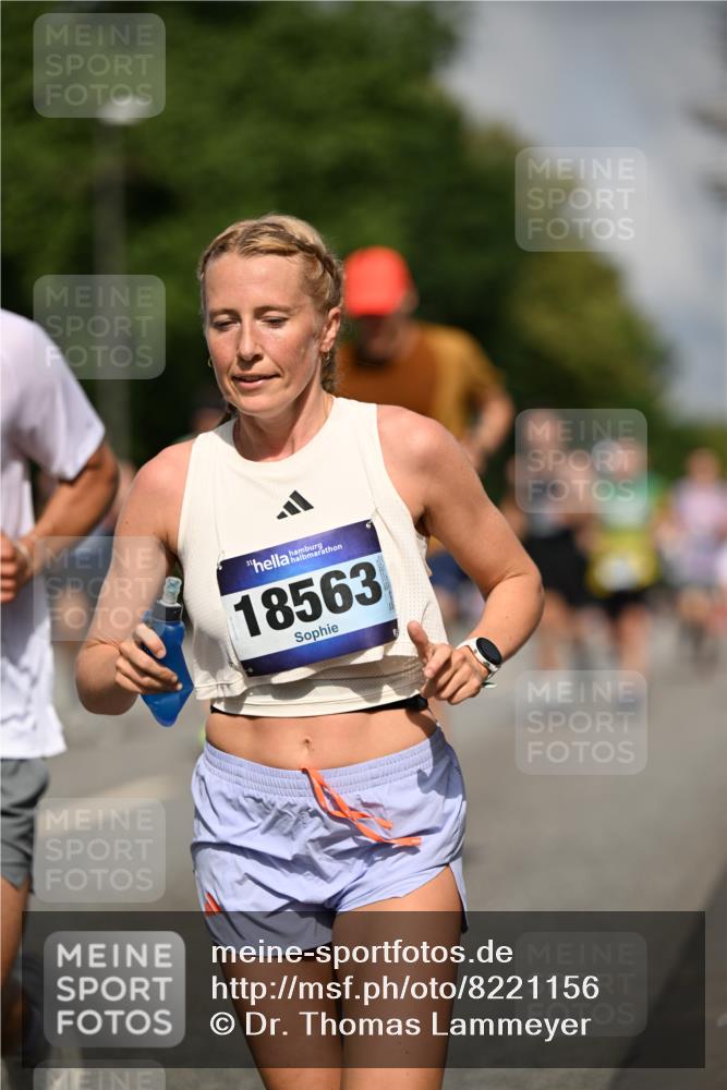 29.06.2025 - hella hamburg halbmarathon Dr. Thomas Lammeyer http://msf.ph/oto/8221156 29.06.2025 09:49:38 Kennedybrücke 2525, 3809, 3843, 3955, 4812, 5042, 6169, 6495, 7534, 7845, 7901, 8784, 8956, 10298, 10453, 10929, 11199, 11230 meine-sportfotos.de