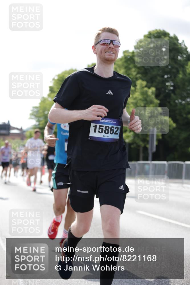 29.06.2025 - hella hamburg halbmarathon Jannik Wohlers http://msf.ph/oto/8221168 29.06.2025 09:50:56 Lombardsbrücke 1136, 1912, 1920, 1941, 2972, 3523, 3700, 4759, 4854, 4888, 4889, 4999, 5275, 6593, 6721, 6901, 7378, 7693, 7962, 8319, 9262, 9313, 9371, 9755, 9885, 11049, 11907, 11959, 12153, 12385, 12808, 12915, 13525, 14093, 14201, 14210, 14447, 14816, 15383, 15424, 15654, 15706, 15857, 15862, 16224, 16656, 16761, 17492, 17668, 17724, 17834, 18013, 18274, 18868, 18963, 18970 meine-sportfotos.de